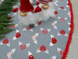 Christmas Tree Skirt With Heart Fabric Xmas Holiday Decor Swedish Ornament Hearts