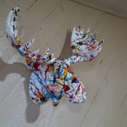Abstract Expressionist Bear Head Custom Painted Animal Sculpture Wall-Mounted Colorful Art - thumbnail 3