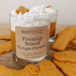 Freshly Baked Gingerbread Candle - Handmade 3 Sizes Available - thumbnail 2