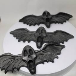 Resin Skull Magnets With Bat Wings - thumbnail 3