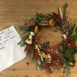 Christmas Wreath Making Kit With Dried Flowers. Add Your Own Foliage. Includes Ring, Moss, Wire, Dried Flowers, Pine Cones, Etc. - #l - thumbnail 3
