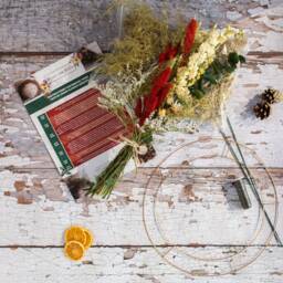 Christmas Wreath Making Kit With Dried Flowers. Add Your Own Foliage. Includes Ring, Moss, Wire, Dried Flowers, Pine Cones, Etc. - #l - thumbnail 2