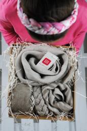 Linen Beauty Box Spa Towel Set, Headband & Sponges - Gift Wrapped - thumbnail 3