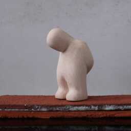 Shame - Expressive Ceramic Figurine For Sandplay & Counseling - thumbnail 3