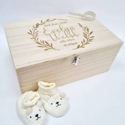 Baby Memory Keepsake Box Wreath - thumbnail 2