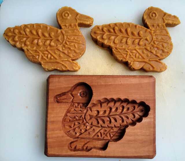 Cookie Mold Ittle Duck Pear Shape 10x15cm Gingerbread Size 10x8cm Springerle Kashigata Handmade Carved Wood - image 1