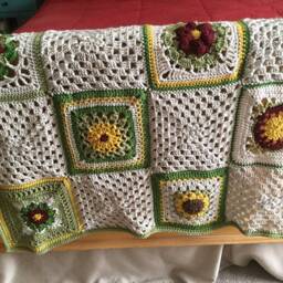 Beautiful Green Flower Garden Granny Square Blanket Throw - thumbnail 4