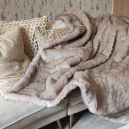 Handmade Faux Fur Throw Cream & Brown Oatmeal, Beige Fleece Lining - thumbnail 3