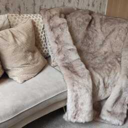 Handmade Faux Fur Throw Cream & Brown Oatmeal, Beige Fleece Lining - thumbnail 2