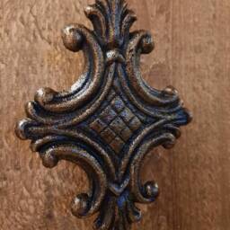 Medallion Candle Pin - Pick Your Color Jewelry Candles Accent Accessory Pillar Fleurdelisjunkie - thumbnail 3