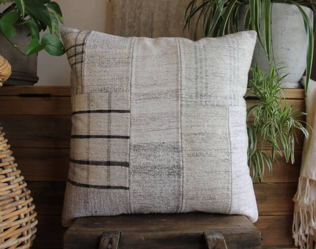 Vintage Handwoven Kilim Cushion Cover - Hemp, Wool & Linen Patchwork, 20-Inch - image 1