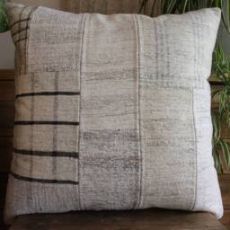 Vintage Handwoven Kilim Cushion Cover - Hemp, Wool & Linen Patchwork, 20-Inch - thumbnail 2
