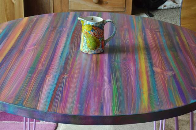 Candy Stripe Coastal Cottage Round Wood Dining Table 110 cm Metal Hair Pin Or Tapered Legs/Us Customers Customs Tariff Pre-Paid - image 1