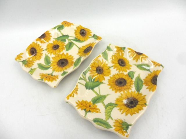 A Pair Of Soap Dishes in Sunflower Design - image 1