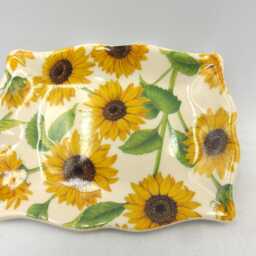 A Pair Of Soap Dishes in Sunflower Design - thumbnail 3