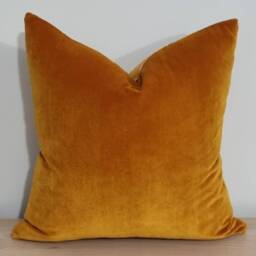 Designers Guild Manipur Sienna & Omega Velvet Cushion Cover 45x45 cm - thumbnail 4
