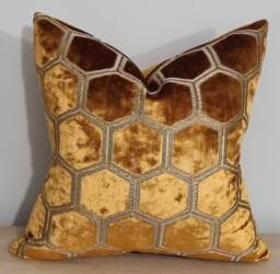 Designers Guild Manipur Sienna & Omega Velvet Cushion Cover 45x45 cm - thumbnail 1