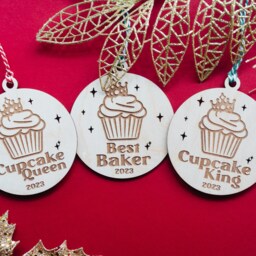 Cupcake Christmas Bauble 2025 For The Queen, King & Best Baker. The Ideal Secret Santa Gift Budding Baker - thumbnail 2