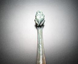 Tree Frog Shoe Horn. Bronze Sculpture, Edition Of 25 - thumbnail 1