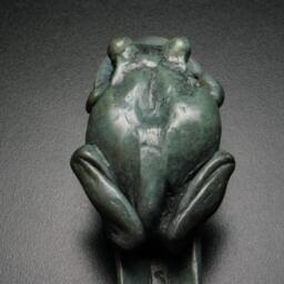 Tree Frog Shoe Horn. Bronze Sculpture, Edition Of 25 - thumbnail 3