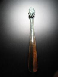 Tree Frog Shoe Horn. Bronze Sculpture, Edition Of 25 - thumbnail 2
