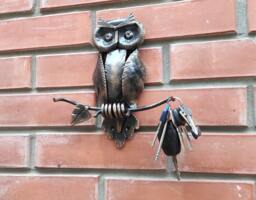 Handmade Iron Owl Key Holder Rustic Wall Decor, Hooks - thumbnail 1