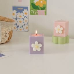 Daisy Soy Wax Candle/Flower Desk Accessories Pastel Aesthetic Decor - thumbnail 1
