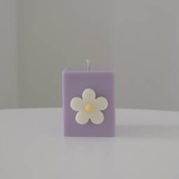 Daisy Soy Wax Candle/Flower Desk Accessories Pastel Aesthetic Decor - thumbnail 4