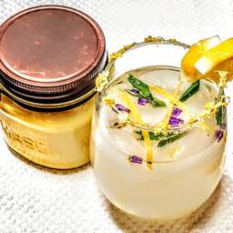 Lemon Lavender Scented Soy Candle - thumbnail 2