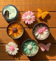 Zodiac Sign Daisy Candle Astrological Horoscope Soy Wax Candle - thumbnail 1