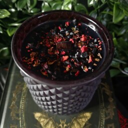 Vampyre Heart - Black Cherry Merlot Botanical Crystal Topped Glass Vegan Soy Candle Valentines Gift Idea - thumbnail 2