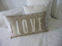 Pillow With Love Appliqu??/Vintage Look Made Of Linen/Cotton - thumbnail 1
