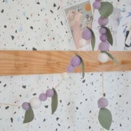 Garland in Lilac Purple White Wool With Green Merino Leaves - thumbnail 3