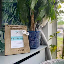 Mother Daughter Photo Frame - The Bond Between A Father & Is Forever Personalised Driftwood Wooden Mum Mom Mummy - thumbnail 2
