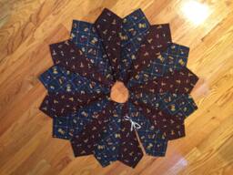 Quilted Christmas Tree Skirt Burgundy & Navy Angel Print, 42 Inch - thumbnail 1