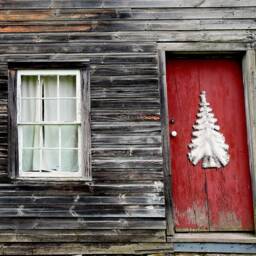 Handmade Alpine Green Tinsel Wall Christmas Tree - 3Ft Retro Style - thumbnail 3
