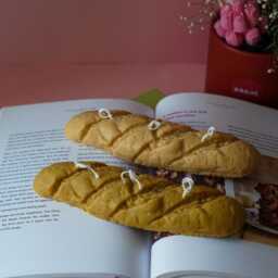 French Baguette Soy Wax Candle Foodie Table Decor, Vegan - thumbnail 3