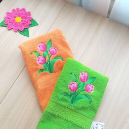 "Bath Towel With Embroidered ""Tulips" - thumbnail 3