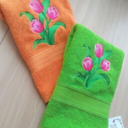 "Bath Towel With Embroidered ""Tulips" - thumbnail 2