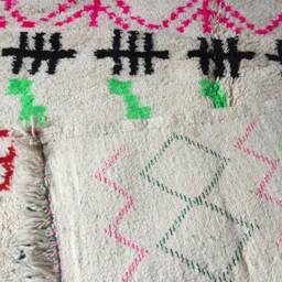 Azilal Rug - Berber Rug Atlas Moroccan Handwoven Rug, Wool, Ivory With Colored Marks/160X 250 cm 5.24 X 8.2 Ft Code 203 - thumbnail 4