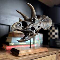 Triceratops Skull Replica - Mounted Dinosaur Fossil Art 3D Printed - thumbnail 3