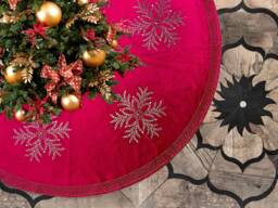 Christmas Tree Skirt Luxurious Red Velvet Adorned With Rhinestone Snowflakes & Stud Crystals, Personalized Elegant Handmade Holiday Decor