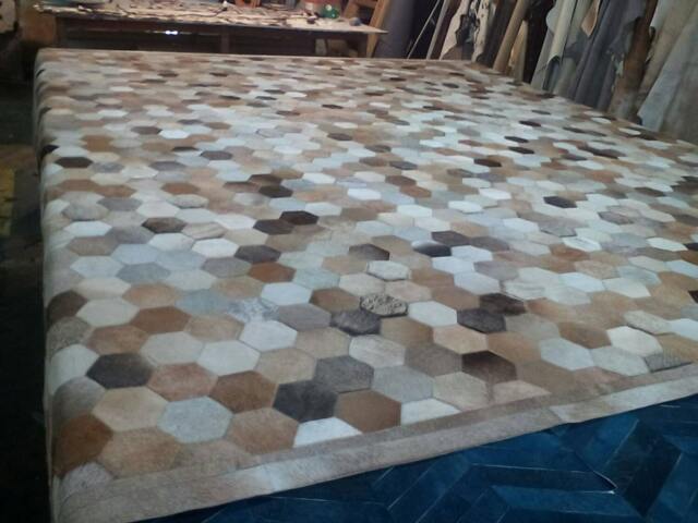 Cowhide Patchwork Rug Raw Leather Argentina - Free Shipping Model Hexagon Mix Of Browns & Grey Cowhide Rugs 8' X 10' - image 1
