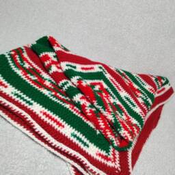 Mistletoe Large Crocheted Throw Blanket - thumbnail 3