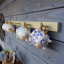 Handmade Tulip Wood Mug Shelf Hallway Coat Rack, Painted Finish - thumbnail 2