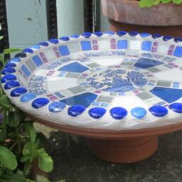 Mosaic Birdbath, Approx 28cm Diameter, Waterproof Materials, Ready For The Birds in Your Garden - - thumbnail 2