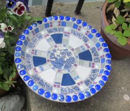 Mosaic Birdbath, Approx 28cm Diameter, Waterproof Materials, Ready For The Birds in Your Garden -