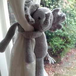 Crochet Elephant Curtain Tie Back, Nursery Decor, New Baby Gift - thumbnail 3
