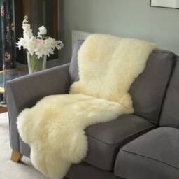 British Ivory Sheepskin Chair Liner Handcrafted Made in The UK Lambskin Nursing Armchair - thumbnail 2