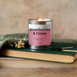 strawberry & Cream Wood Wick Candle, Fruity Scent, Crackling - thumbnail 2